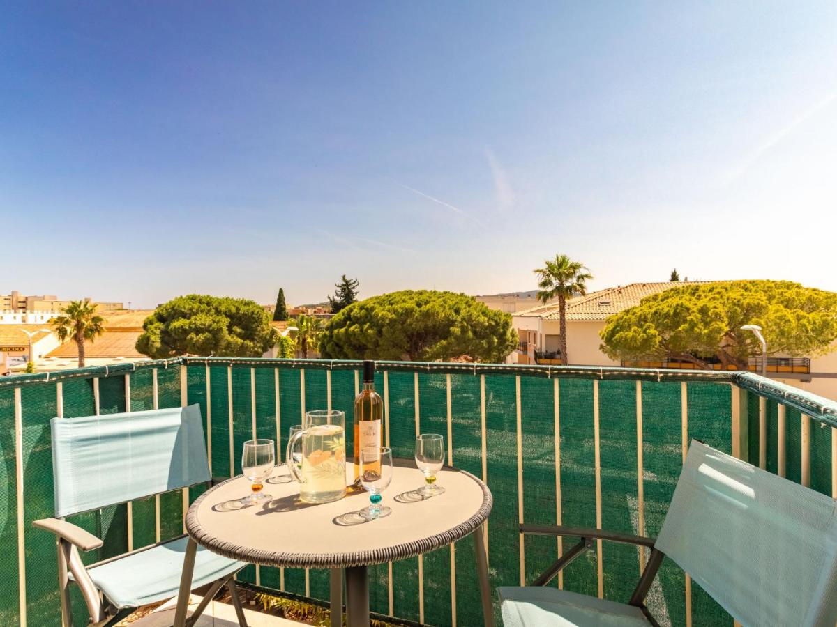 Apartment Les Ilaires By Interhome Le Lavandou Bagian luar foto