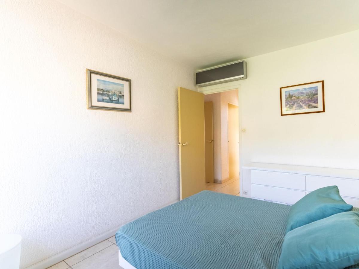 Apartment Les Ilaires By Interhome Le Lavandou Bagian luar foto