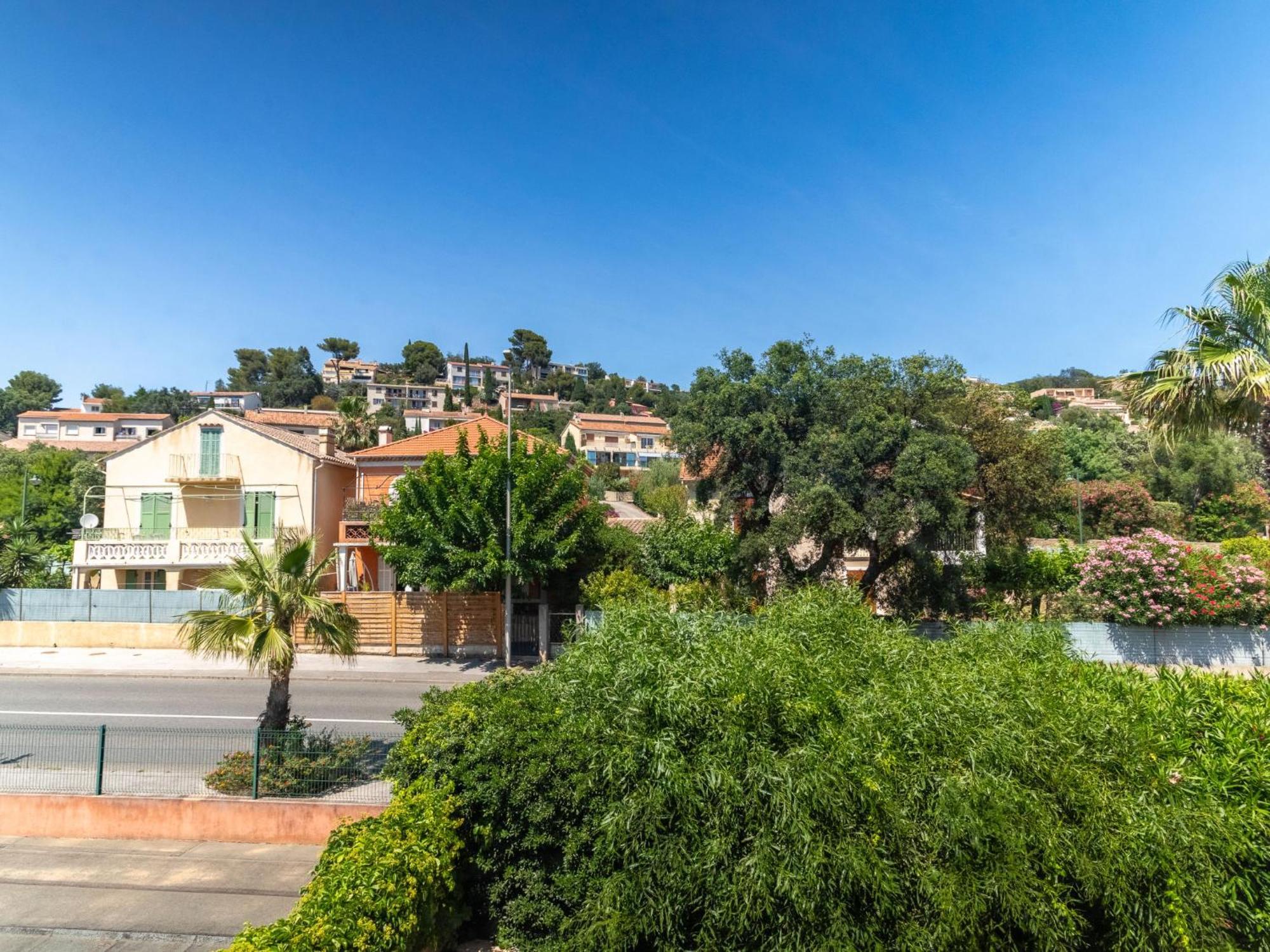Apartment Les Ilaires By Interhome Le Lavandou Bagian luar foto